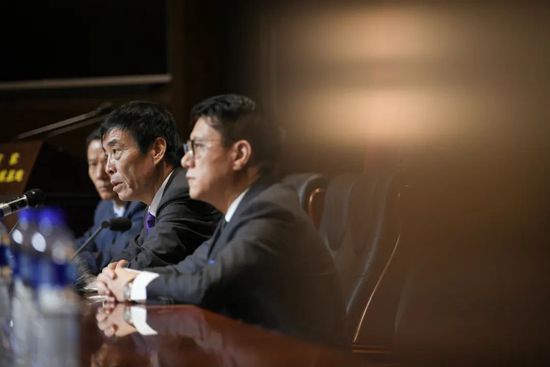 他节目中说：“我认为他们绝对准备好争夺冠军。